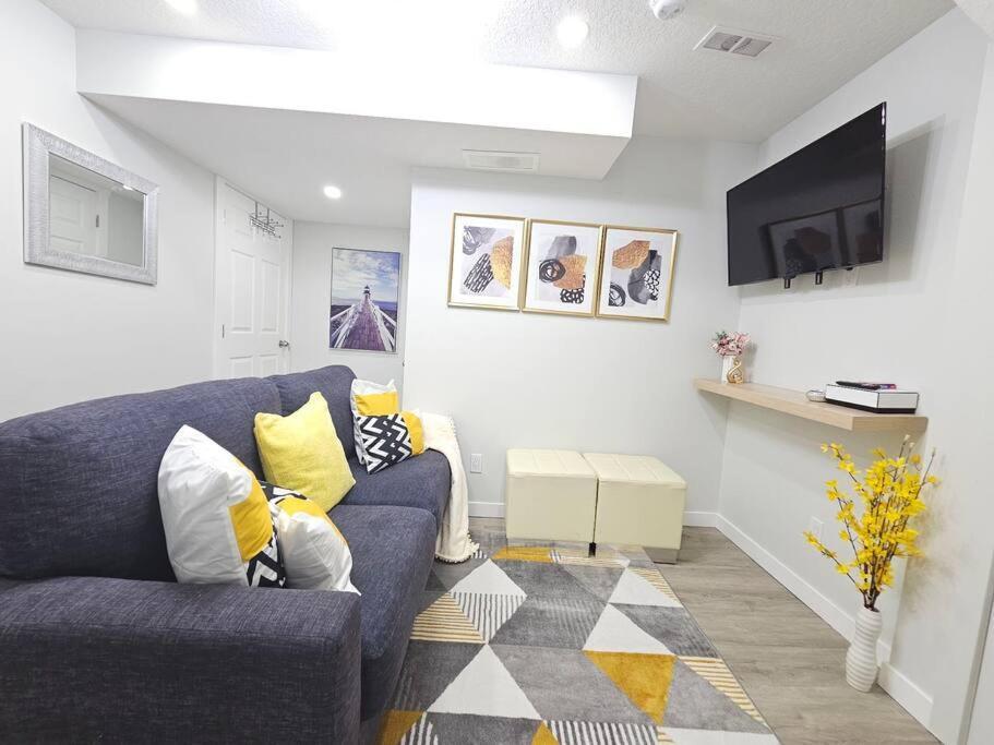 Cozy Suites In Calgary Area Balzac Exterior photo